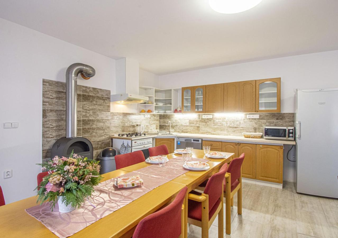Velky Apartman Zlamanka 克罗梅日什 外观 照片